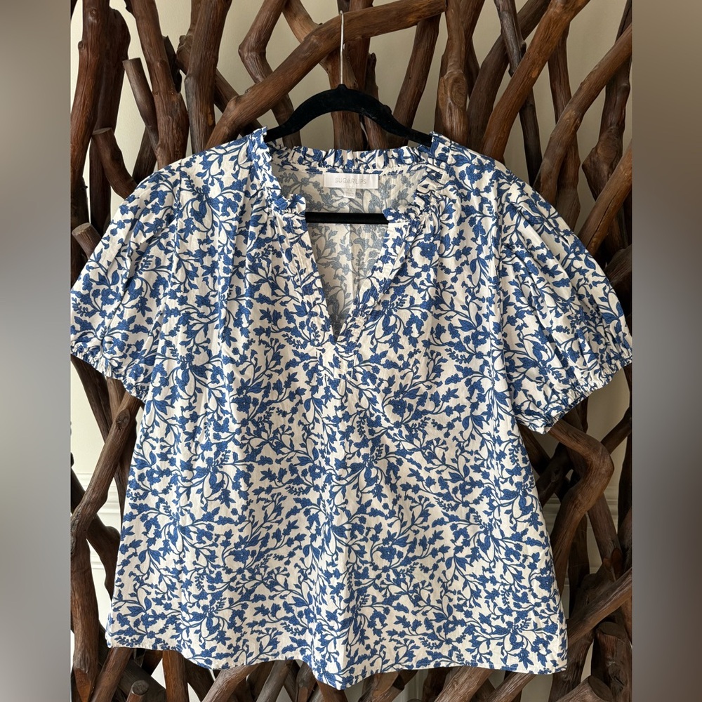 EUC. Sugarlips blouse.  Worn only two times.  It’s beautiful and cute! Size Xxl